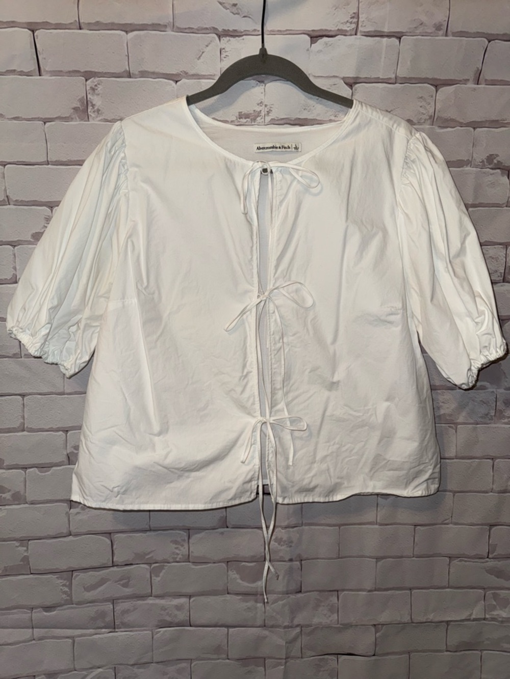 Abercrombie & Fitch White Tie-Front Puff Sleeve Blouse